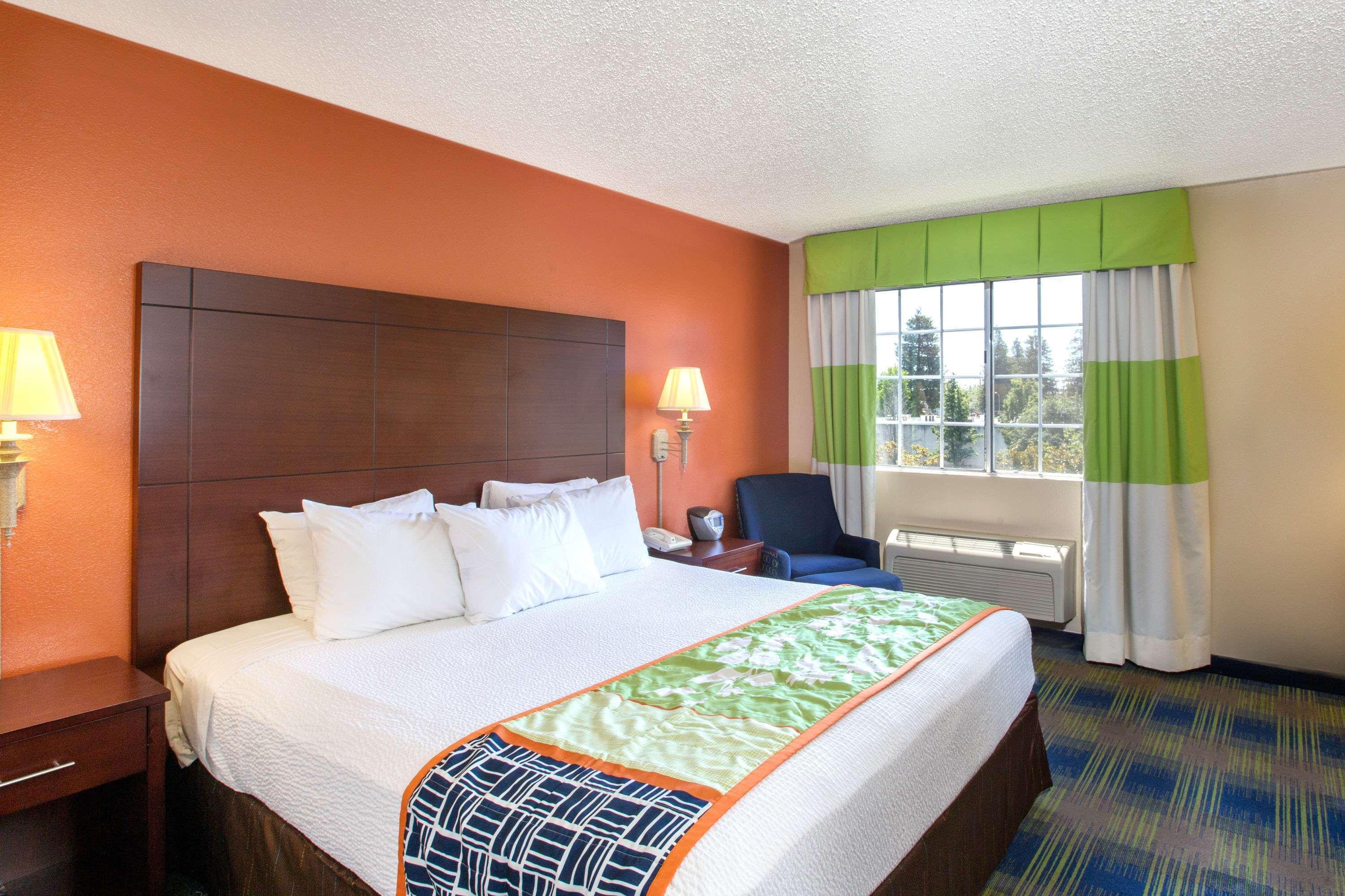 Days Inn By Wyndham Fremont Luaran gambar