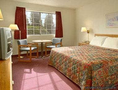 Days Inn By Wyndham Fremont Bilik gambar