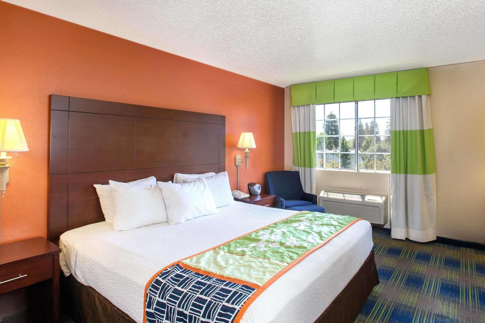 Days Inn By Wyndham Fremont Luaran gambar